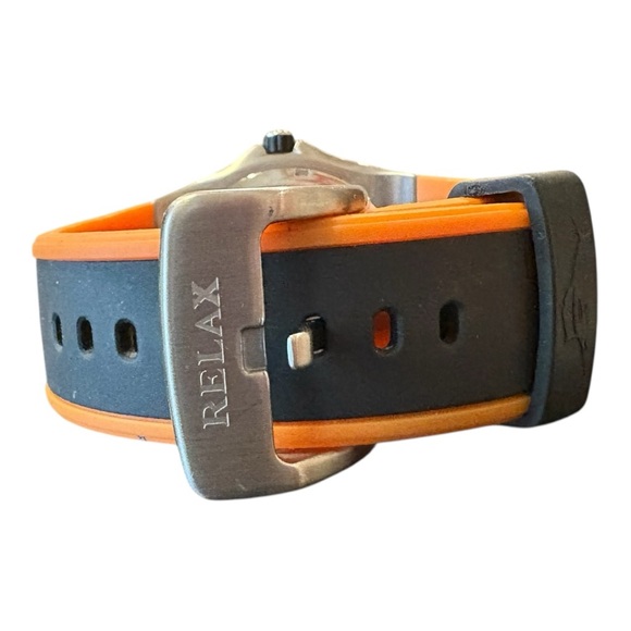 Tommy Bahama sporty watch with rubber band in black/orange. JB5 - Picture 9 of 9